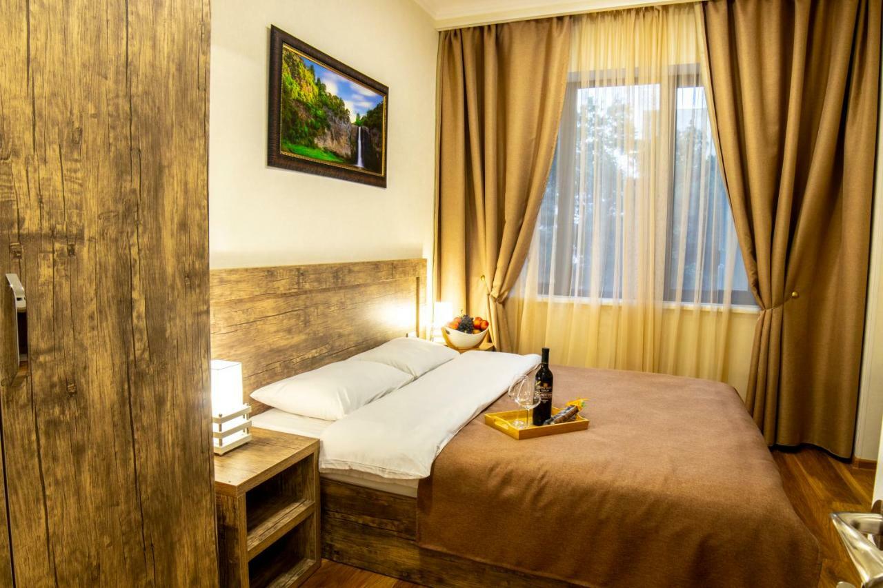 Irmisa Hotel Tbilisi Ngoại thất bức ảnh
